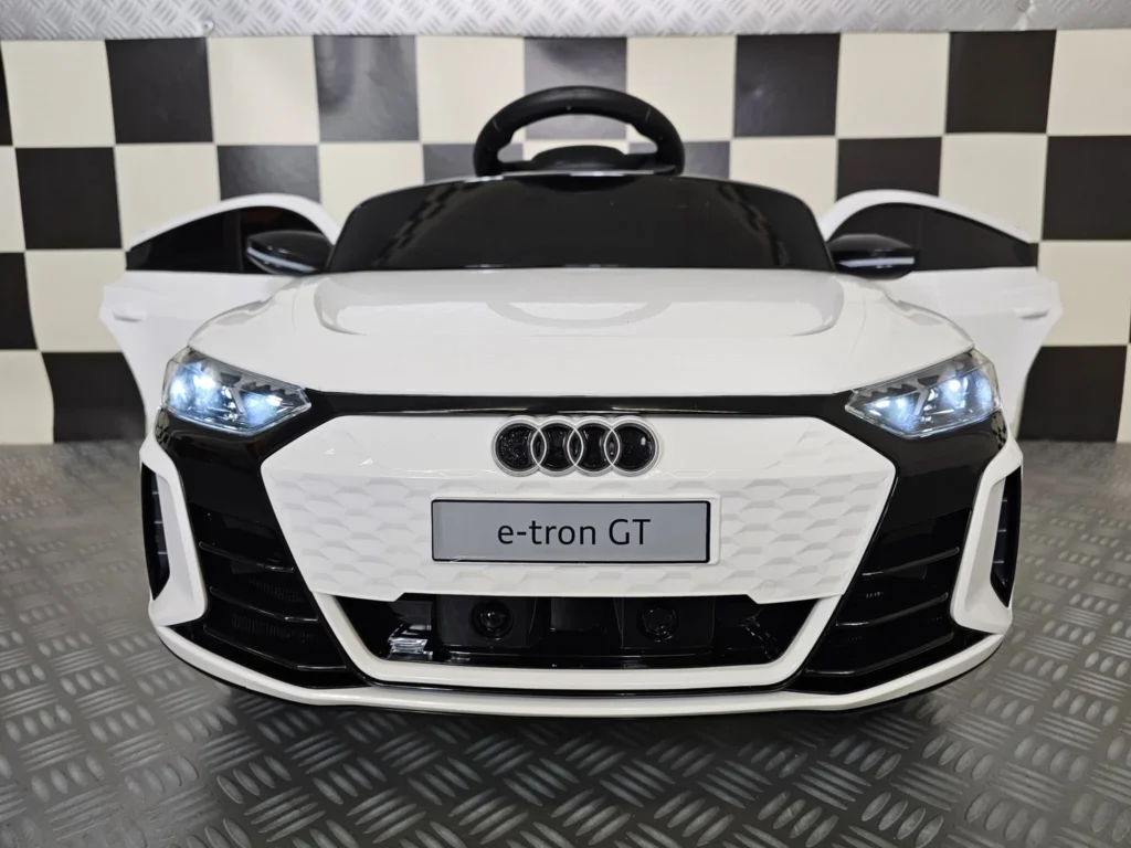 Otroški avto na akumulator AUDI E-Tron GT - Bela - 3