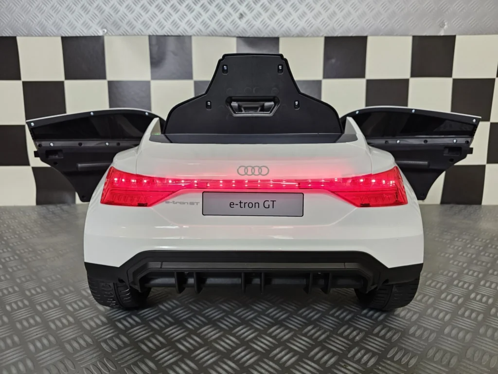 Otroški avto na akumulator AUDI E-Tron GT - Bela - 6