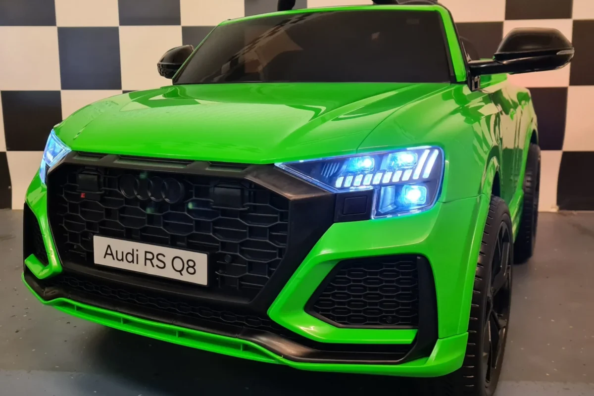 Otroški avto na akumulator AUDI RS Q8 - Zelena - 1