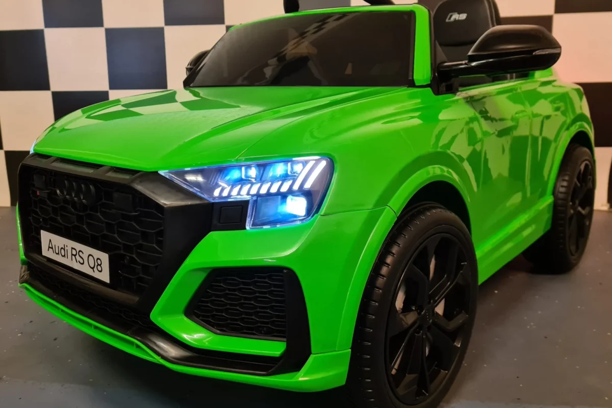 Otroški avto na akumulator AUDI RS Q8 - Zelena - 2